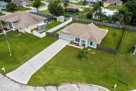 6313 NW Dora Court Port St Lucie FL 34983