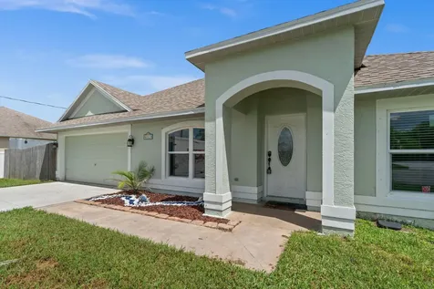6313 NW Dora Court Port St Lucie FL 34983
