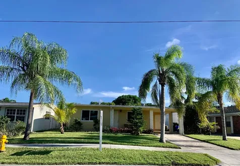 1525 18th Avenue N Lake Worth Beach FL 33460