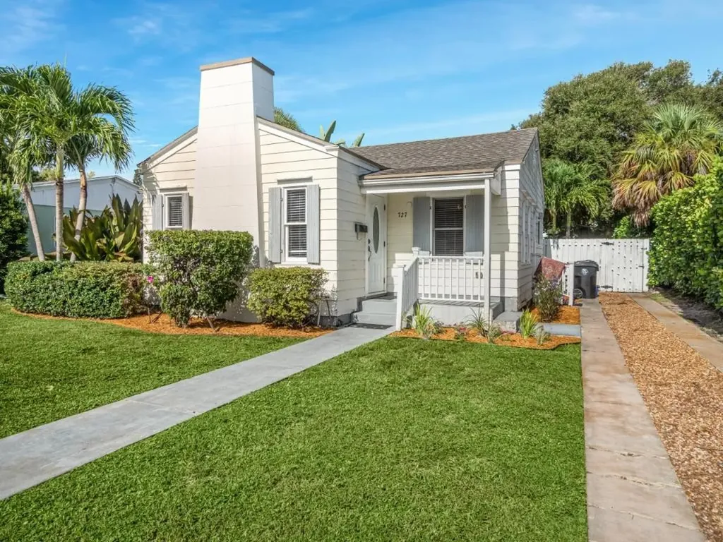 727 N Palmway Lake Worth Beach FL 33460