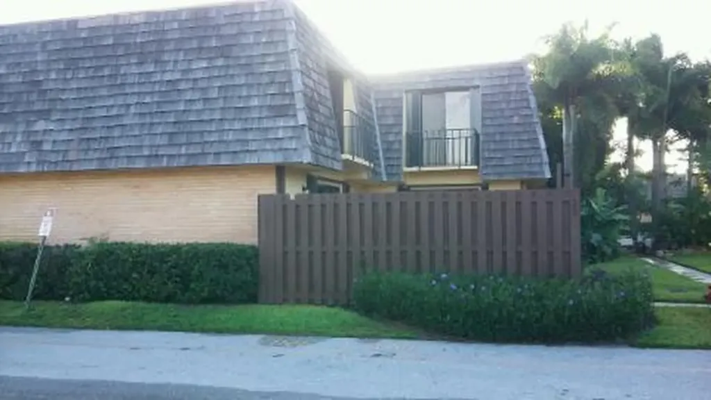 33 Lake Arbor Drive Palm Springs FL 33461