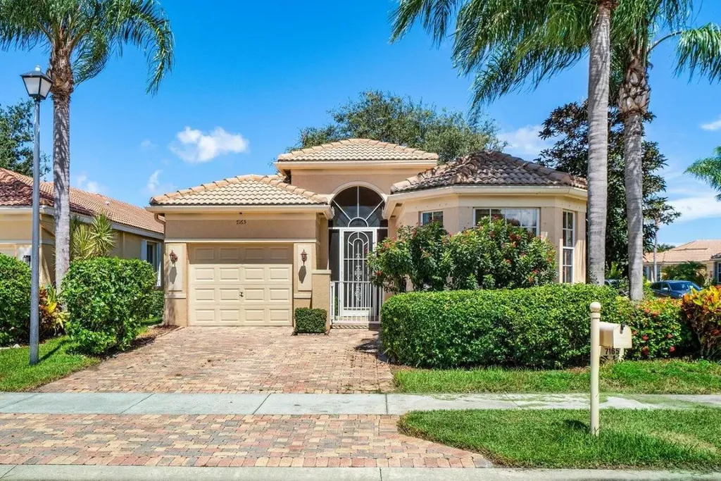 7165 Cataluna Circle Delray Beach FL 33446