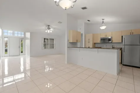 6762 NW Argus Street Port St Lucie FL 34983