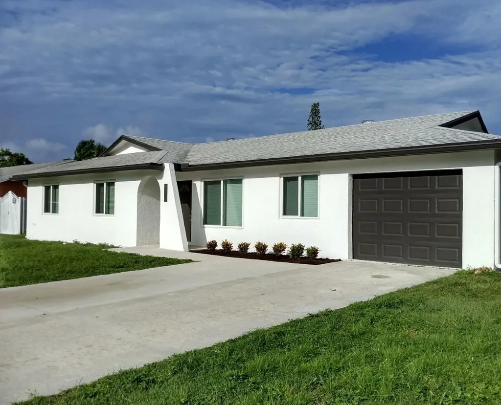 121 Swan Parkway W Royal Palm Beach FL 33411