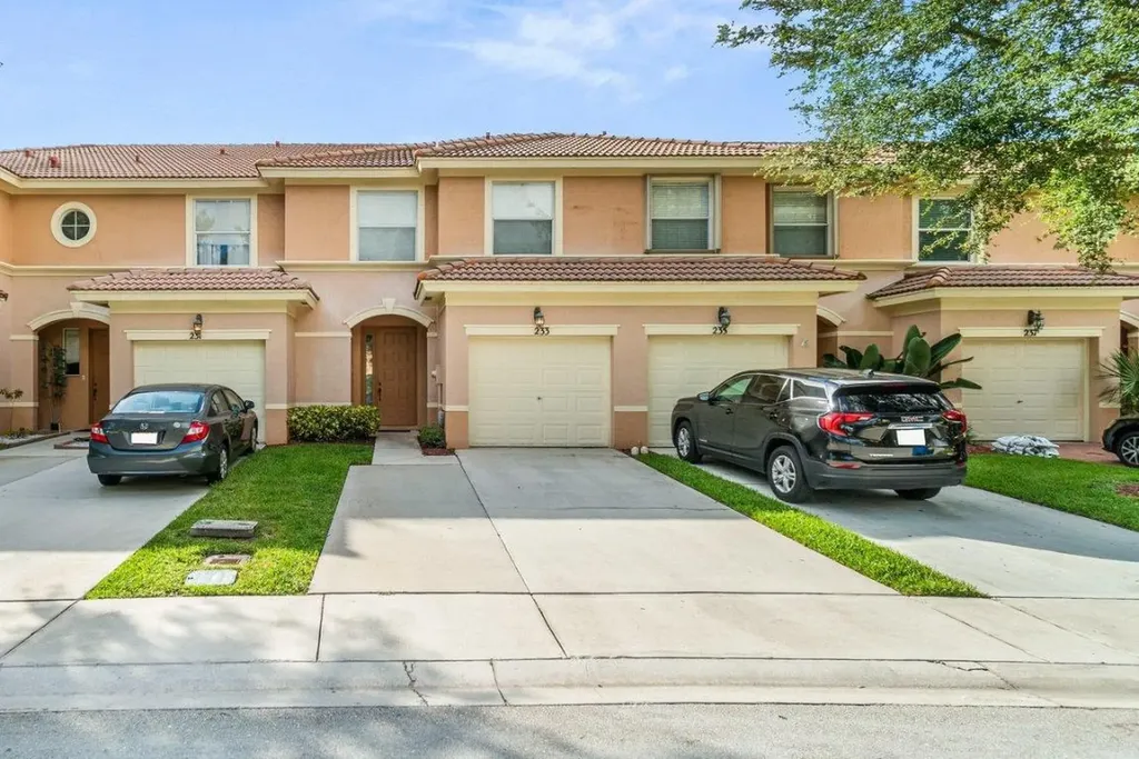 233 River Bluff Lane Royal Palm Beach FL 33411