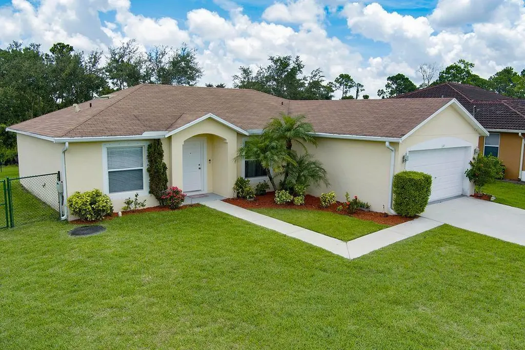 1649 SW Chicory Terrace Port St Lucie FL 34953