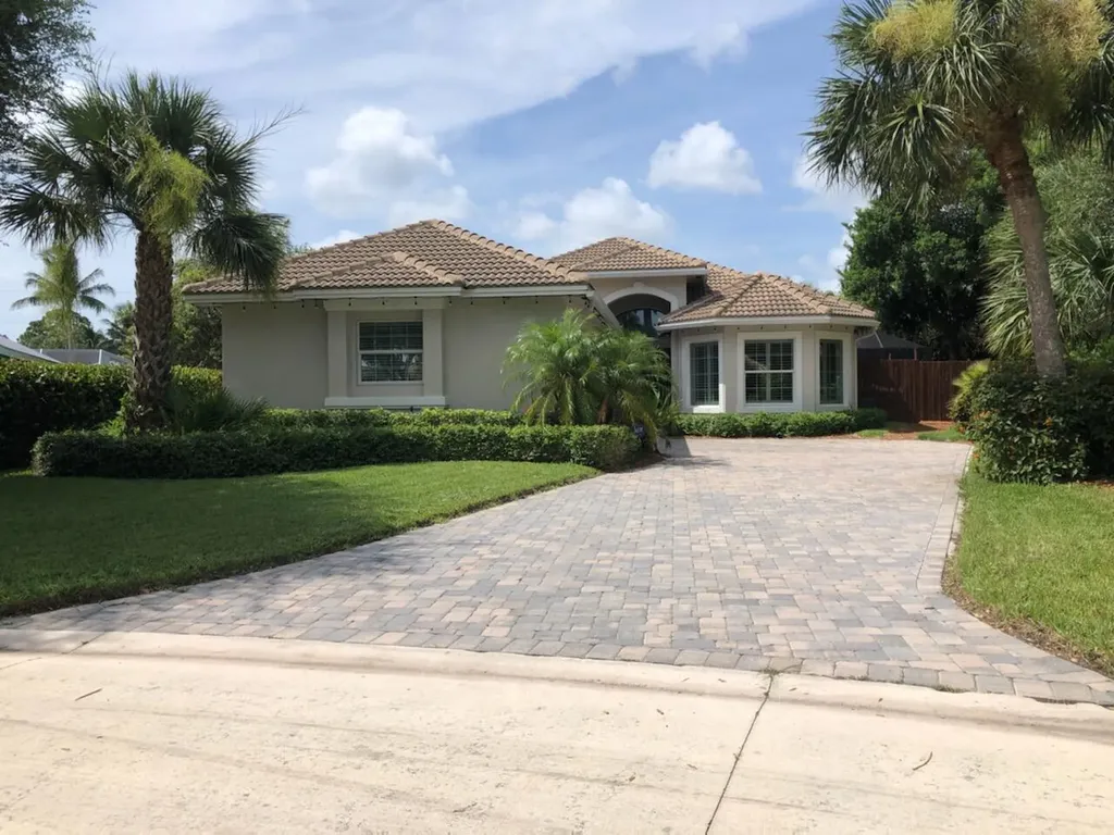 9209 SE Mystic Cove Terrace Hobe Sound FL 33455