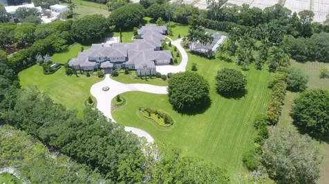 8751 Horseshoe Lane Boca Raton FL 33496
