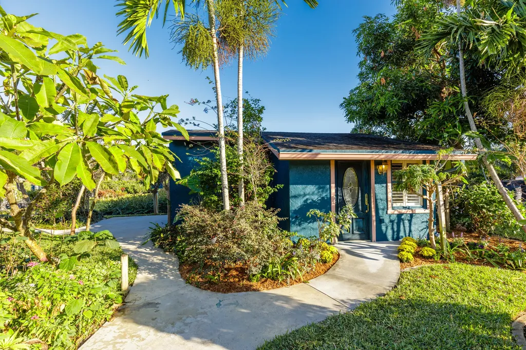 4884 Bonanza Court Palm Beach Gardens FL 33418