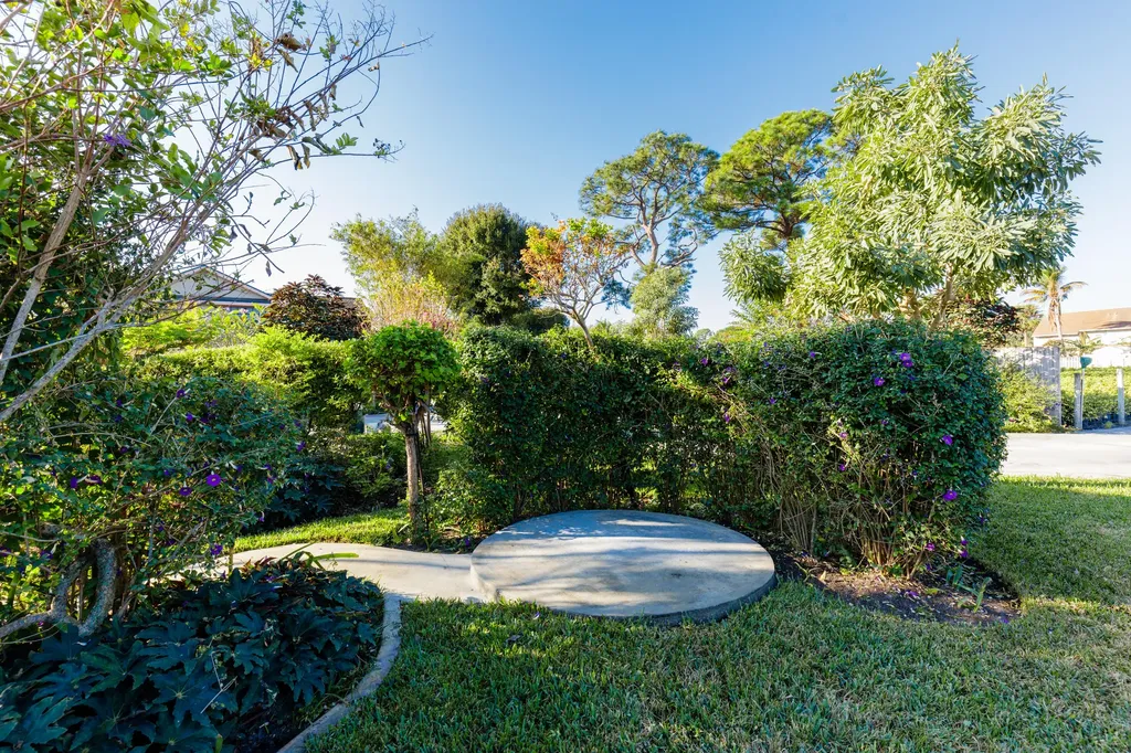 4884 Bonanza Court Palm Beach Gardens FL 33418