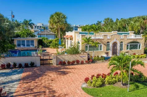60 Palm Square Delray Beach FL 33483