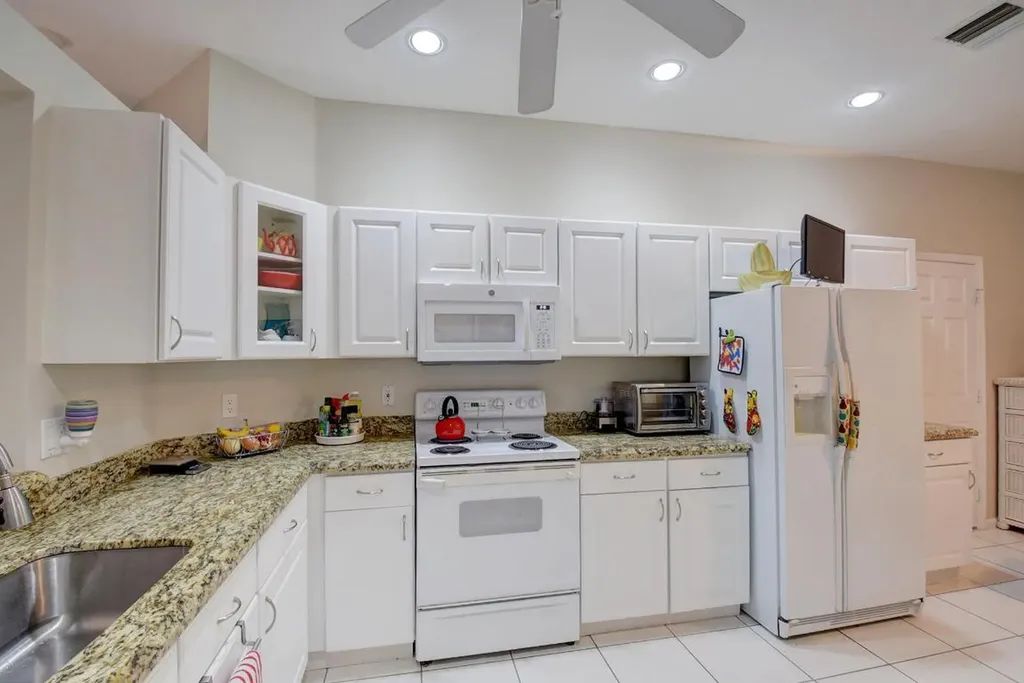 9668 Crescent View Drive N Boynton Beach FL 33437