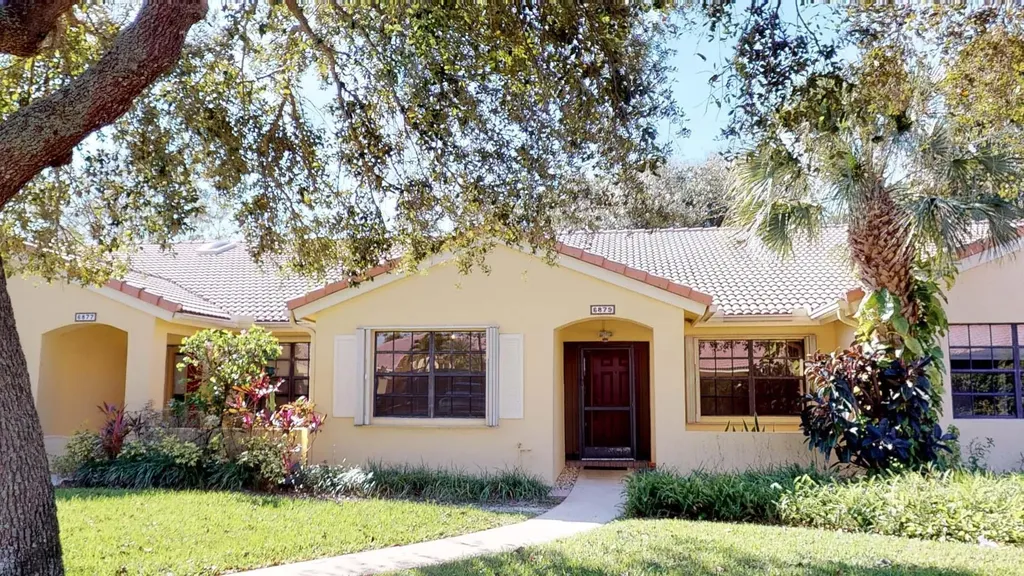 6879 Bridlewood Court Boca Raton FL 33433