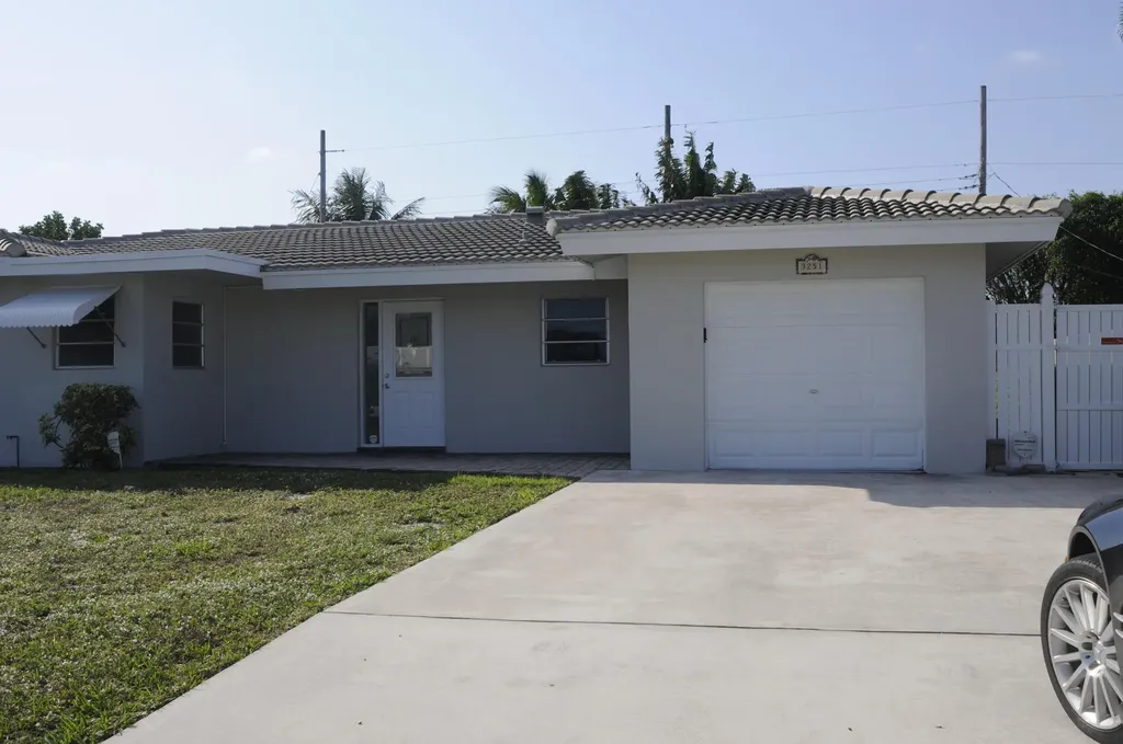 3251 NE 5th Avenue Boca Raton FL 33431