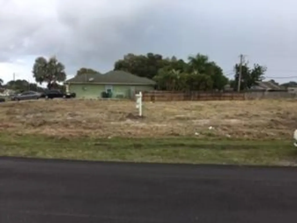 1085 SW Sultan Drive Port St Lucie FL 34953