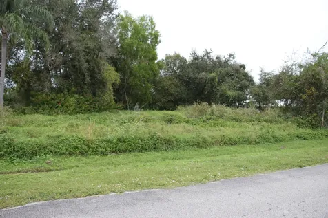 687 SE Preston Lane Port St Lucie FL 34983
