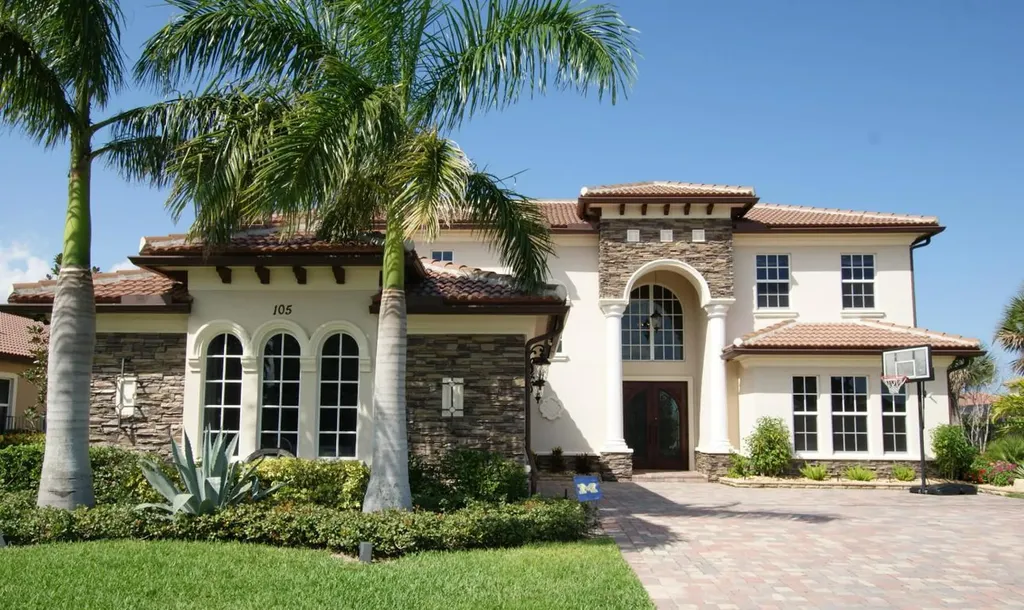 105 Casa Circle Jupiter FL 33458