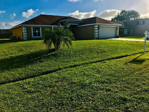 620 SW Sandbar Terrace Port St Lucie FL 34953