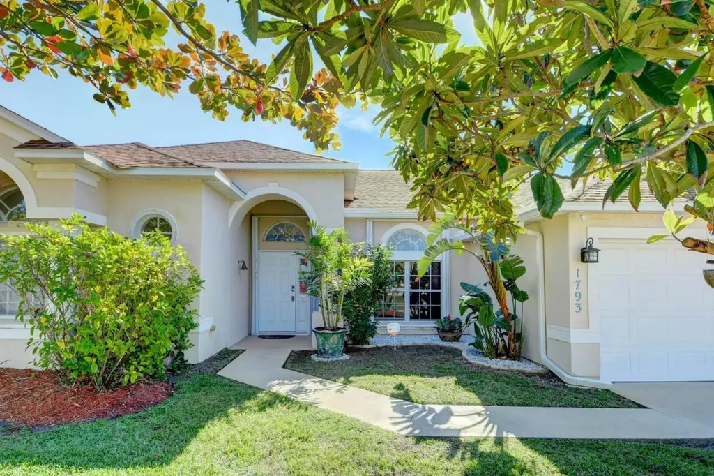 1793 Plover Avenue Fort Pierce FL 34949