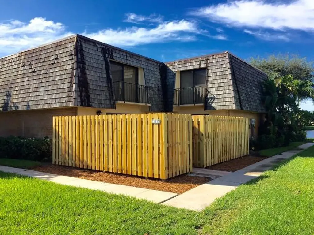 387 Lake Arbor Drive Palm Springs FL 33461