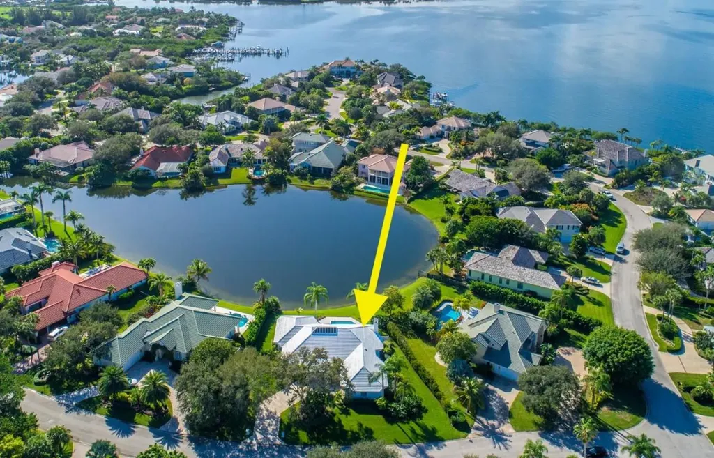 349 Riverway Drive Vero Beach FL 32963
