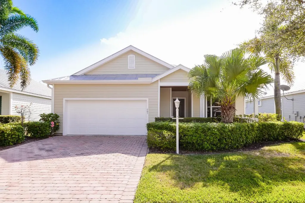 607 NE Canoe Park Circle Port St Lucie FL 34983