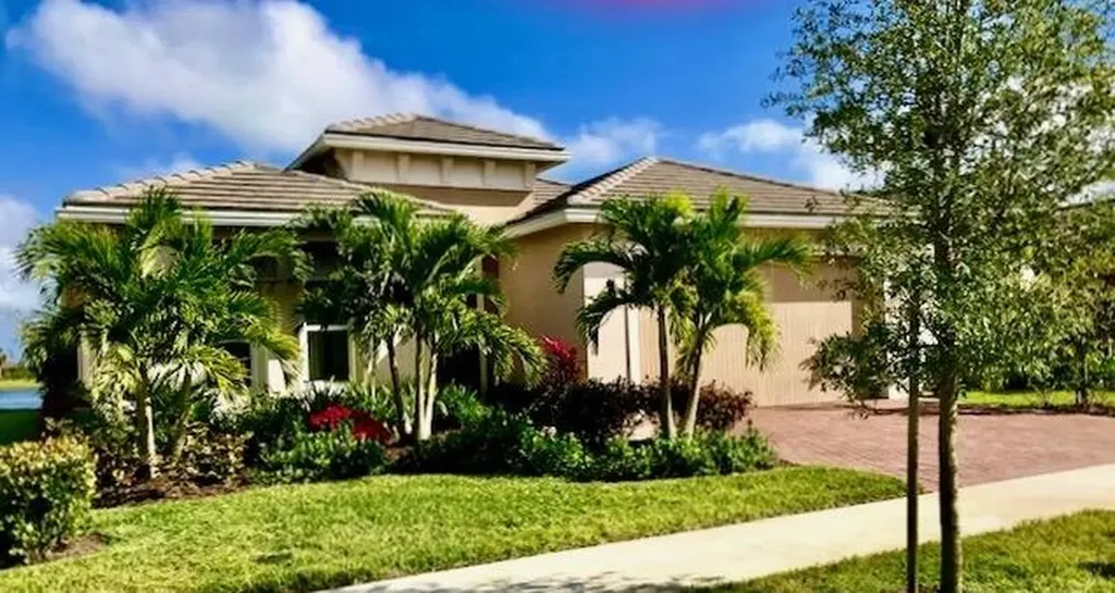10100 SW Indian Lilac Trail Port St Lucie FL 34987