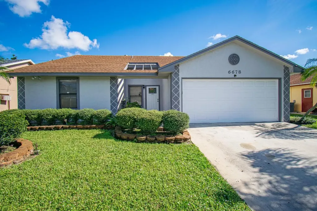 6678 Lawrence Woods Court Lake Worth FL 33462
