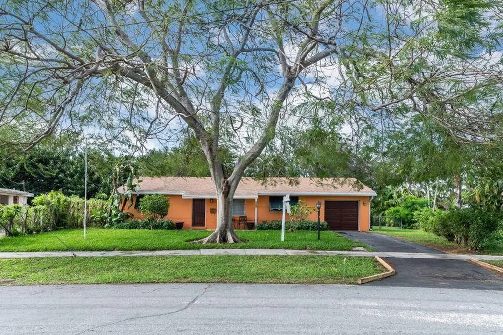 365 Lanier Drive Palm Springs FL 33461