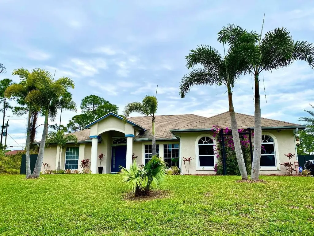 2756 SW Brighton Street Port St Lucie FL 34953
