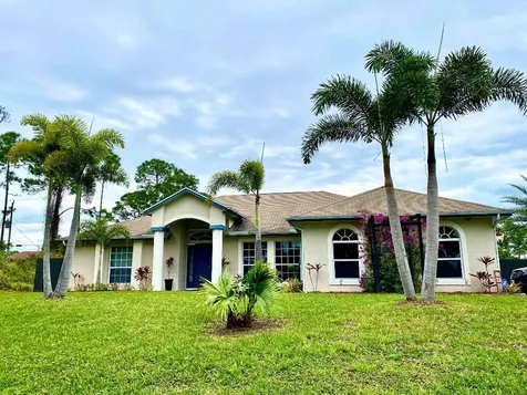 2756 SW Brighton Street Port St Lucie FL 34953