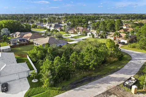 5862 NW Hann Drive Port St Lucie FL 34986