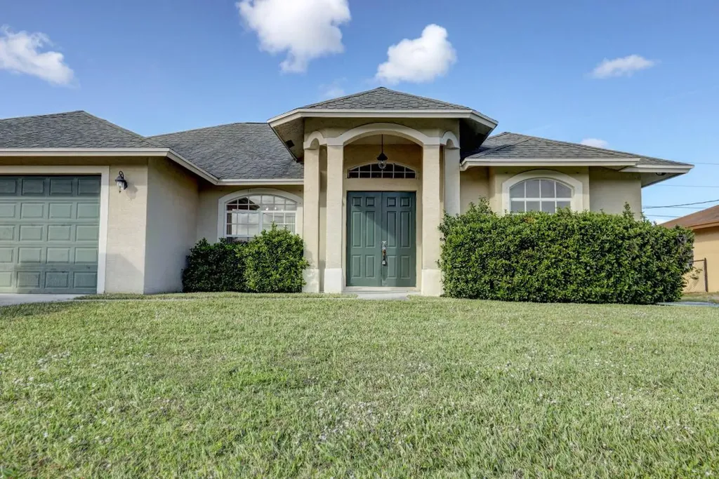 111 SW Milburn Circle Port St Lucie FL 34953