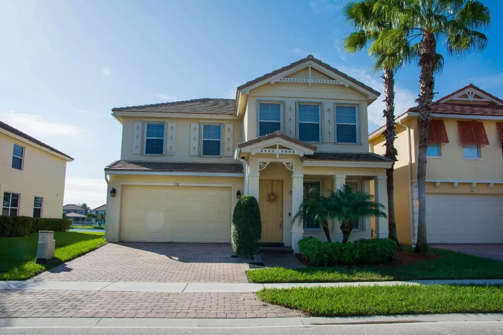 152 Belle Grove Lane Royal Palm Beach FL 33411