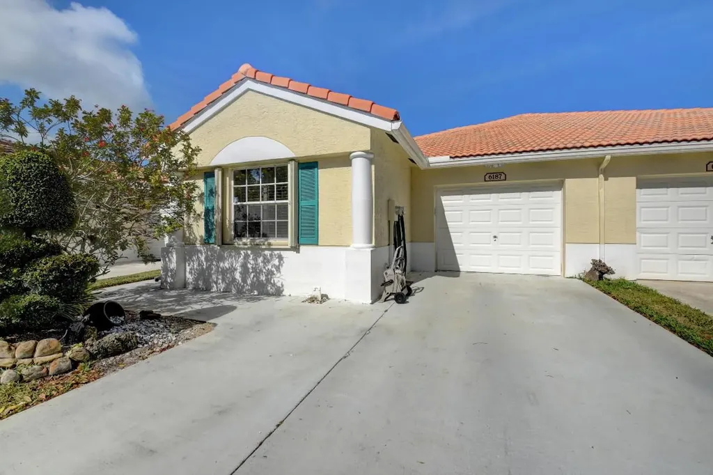 6187 Floral Lakes Drive Delray Beach FL 33484