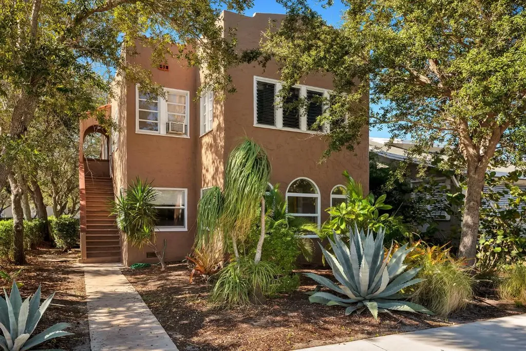 105 S M Street Lake Worth Beach FL 33460