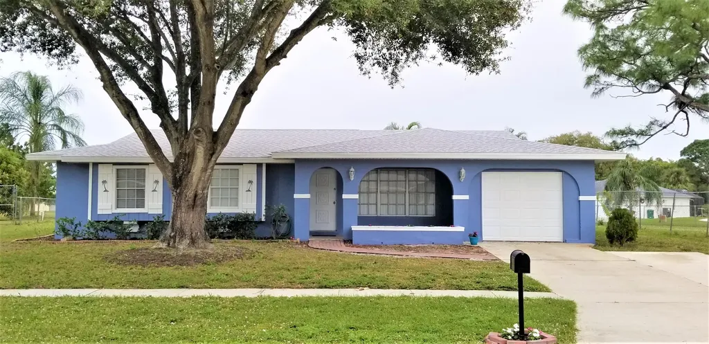 315 NE Cullman Court Port St Lucie FL 34983