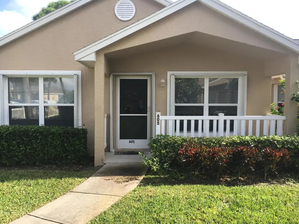 605 NW San Remo Circle Port St Lucie FL 34986