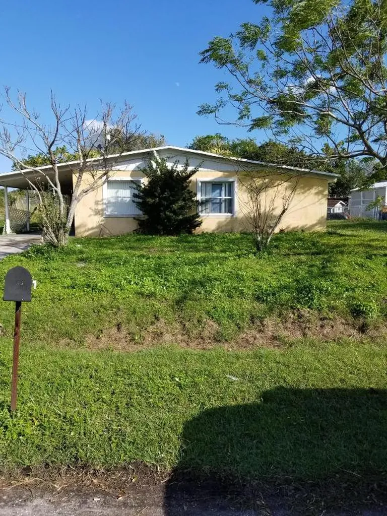 3720 Saint Benedicts Road Fort Pierce FL 34982