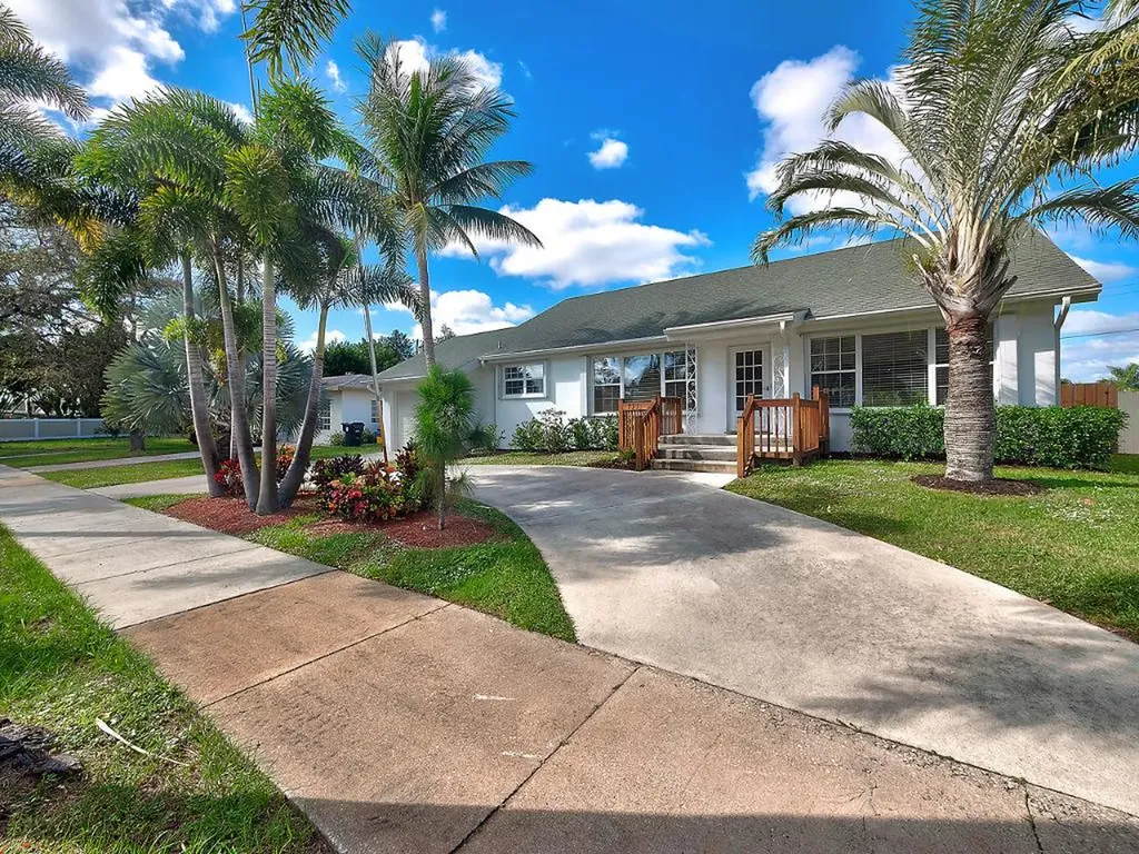 731 Sunset Drive Lake Worth Beach FL 33461