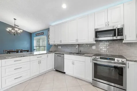 1049 Fairfax Circle W Boynton Beach FL 33436