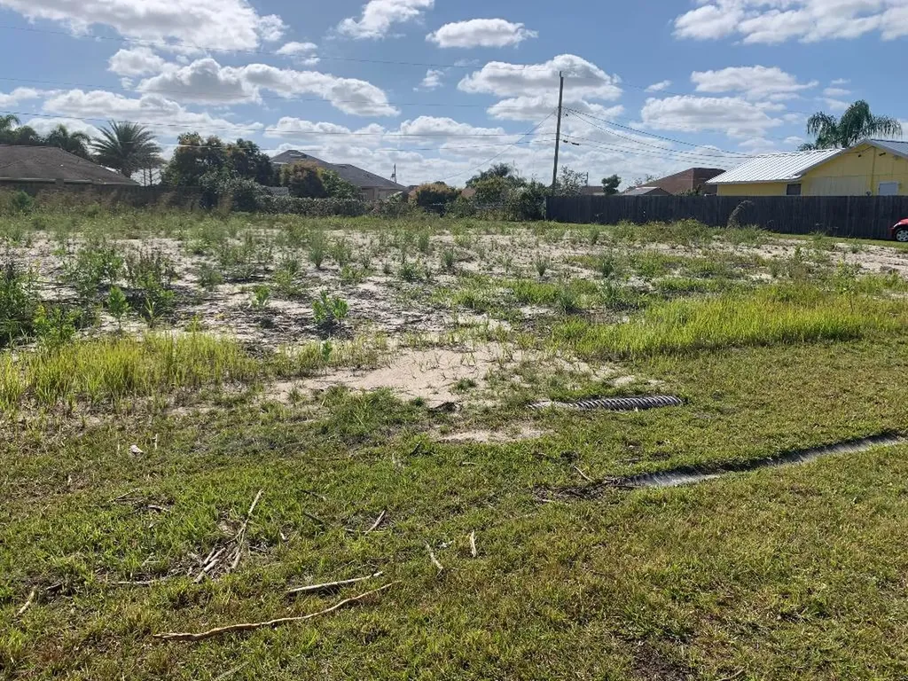 2662 SW Opechee Avenue Port St Lucie FL 34987