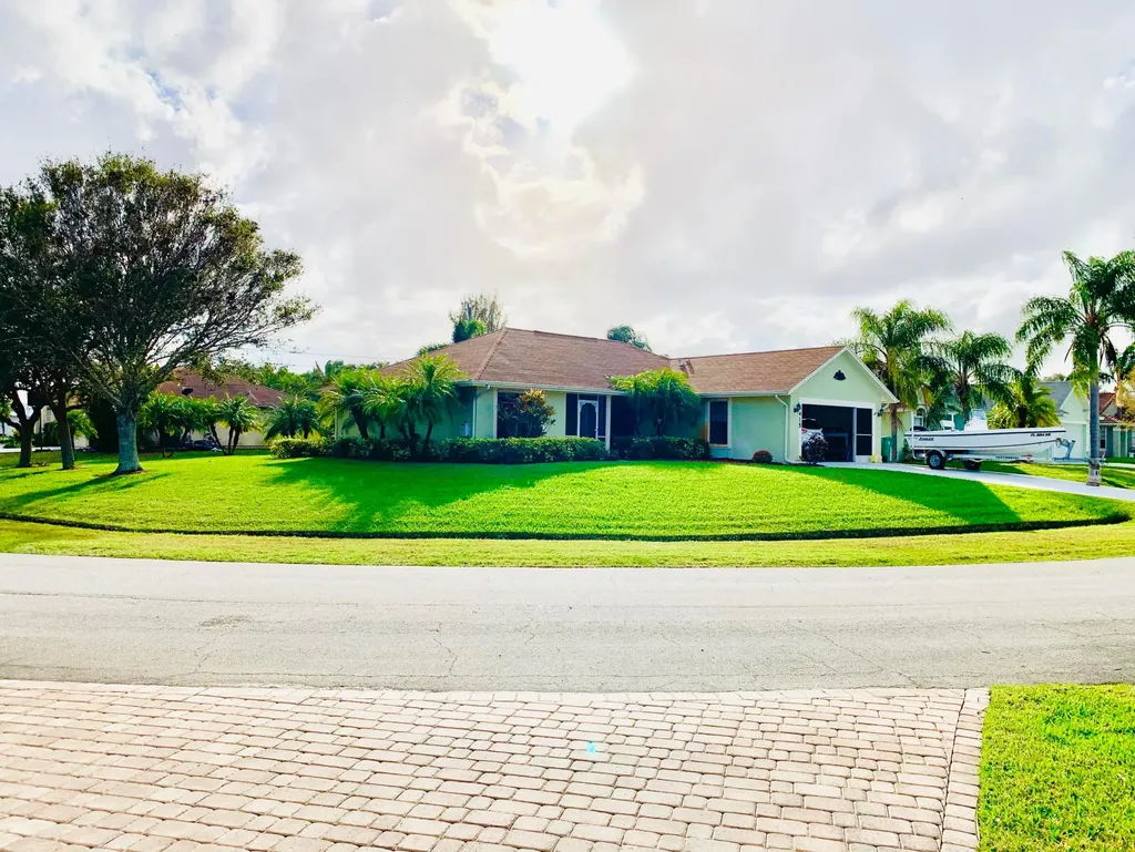 5415 NW Clark Avenue Port St Lucie FL 34983