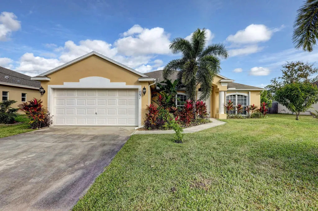 1751 SW Del Rio Boulevard Port St Lucie FL 34953