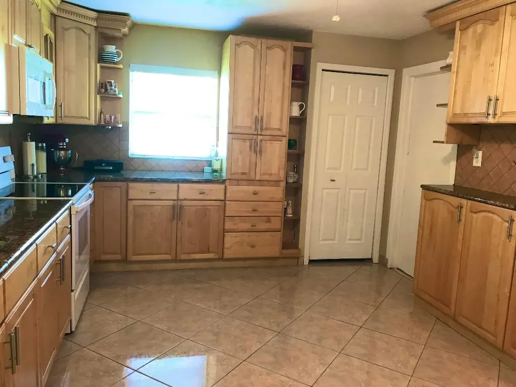 1901 SW 22nd Way Boynton Beach FL 33426