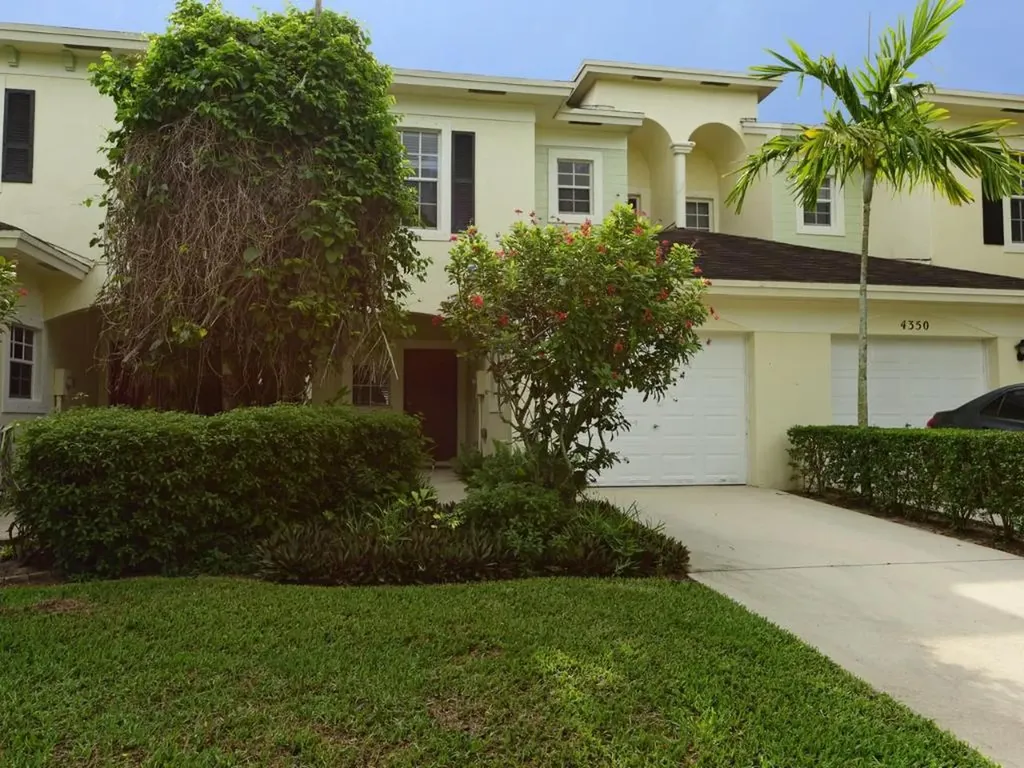 4348 Emerald Vista Lake Worth FL 33461
