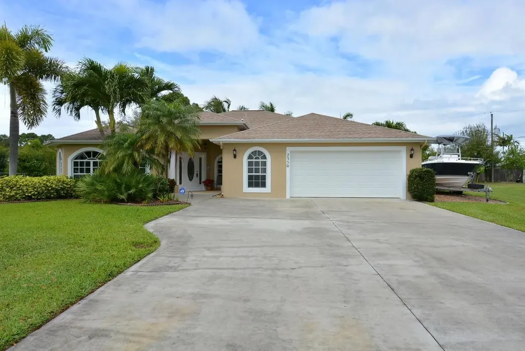 2350 SE Patio Circle Port St Lucie FL 34952