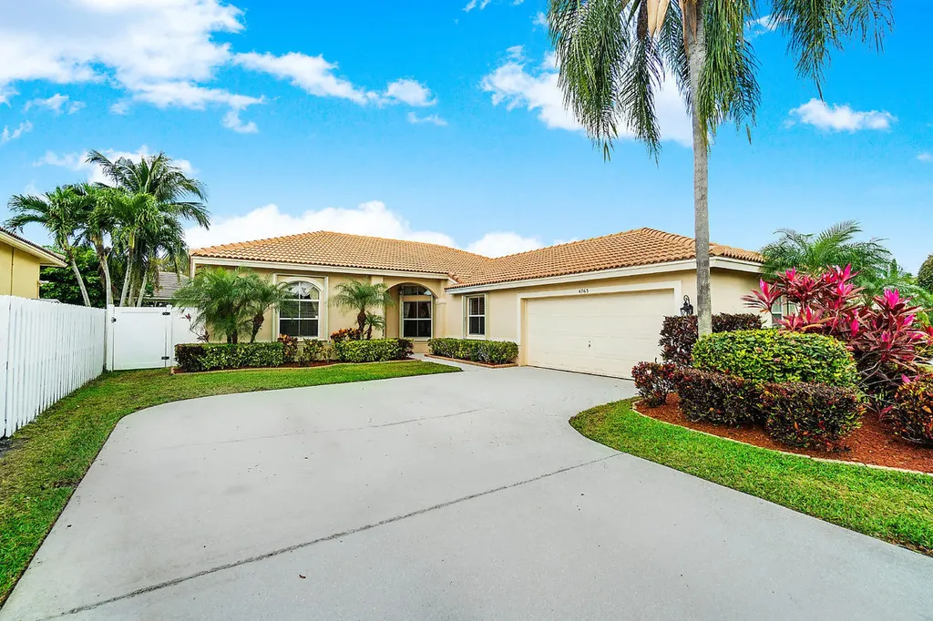 6763 Las Colinas Court Lake Worth FL 33463