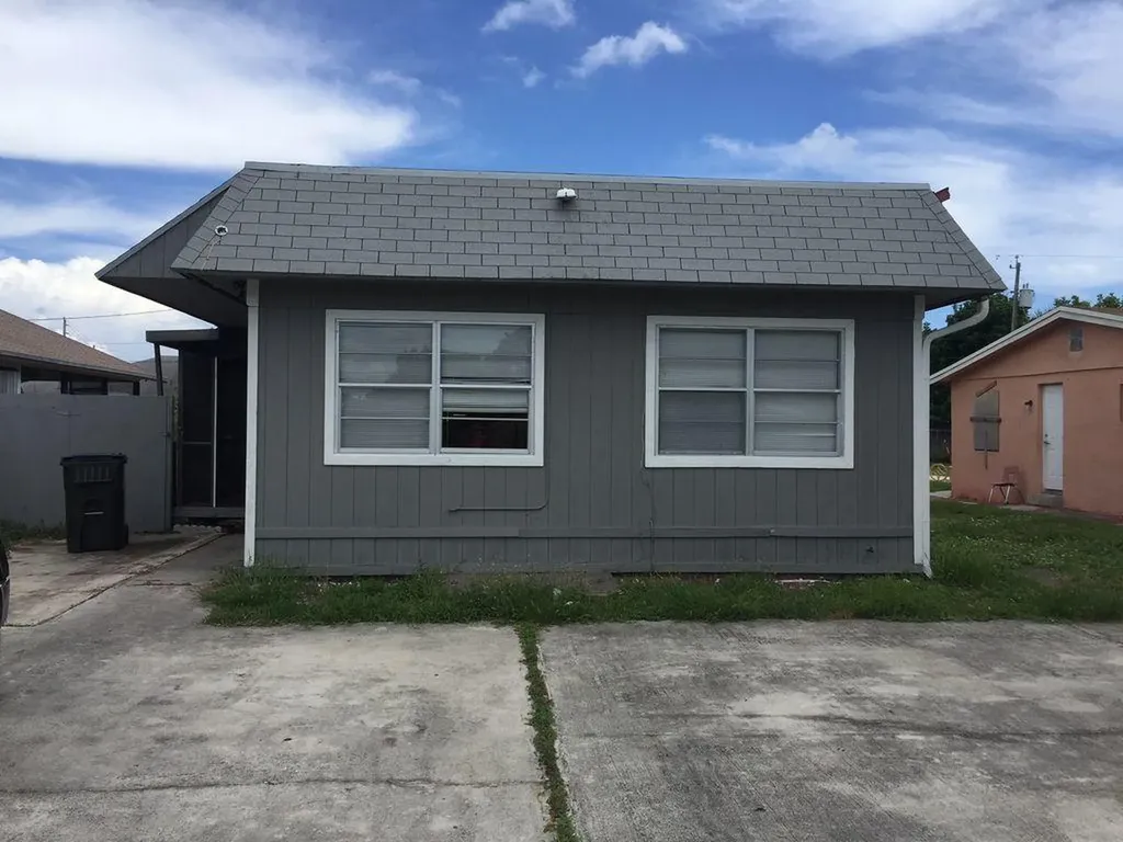 347 NW 6th Avenue Delray Beach FL 33444