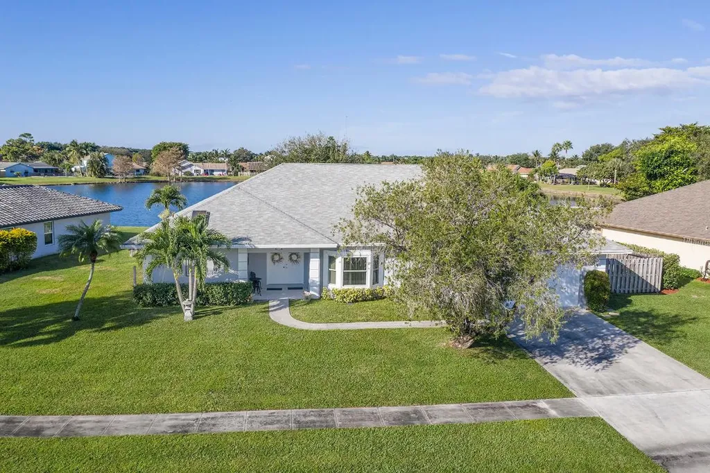 7391 Hazelwood Circle Lake Worth FL 33467
